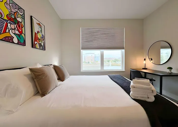 Апартаменты 4br Townhouse With View & Parking - Sleeps 10 - Wv Rep 3 Warrenville