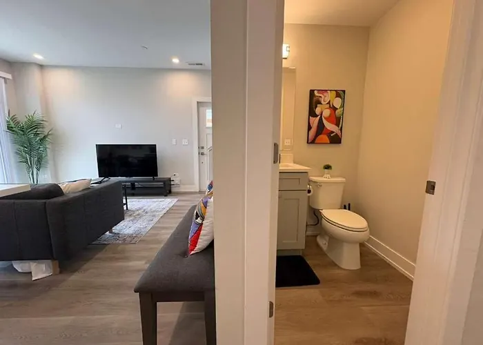 4br Townhouse With View & Parking - Sleeps 10 - Wv Rep 3 * Warrenville